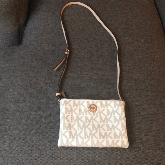 Michael Kors Handbags - Michael Kors Purse